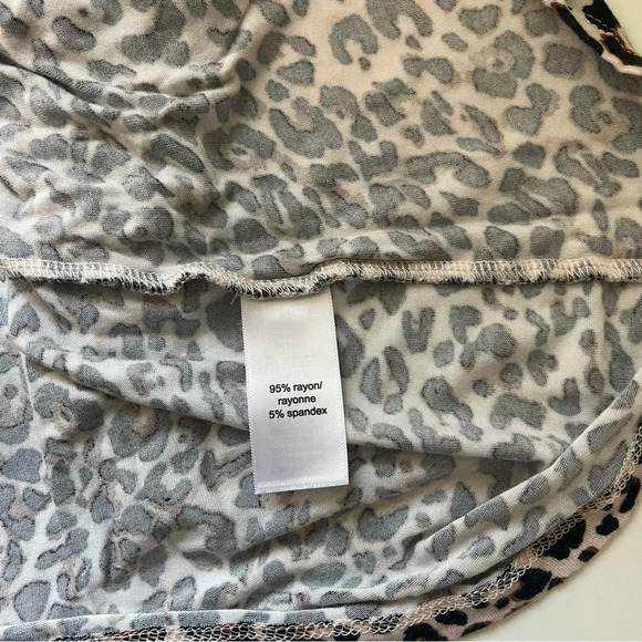 Maurices 24/7 Cream Brown Leopard Print Crew Neck Long Sleeve Tee Large Women’s - Picture 10 of 11